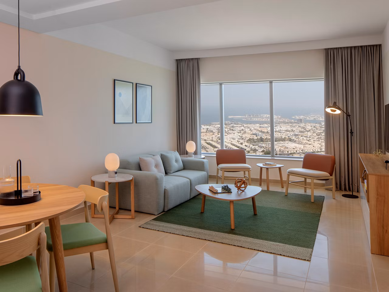 2 Bedroom Suite 2 King Sea View